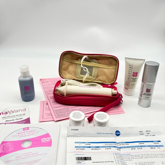 DermaWand Skincare Cleanser & Exfoliant - Pink and White - Picture 1 of 13